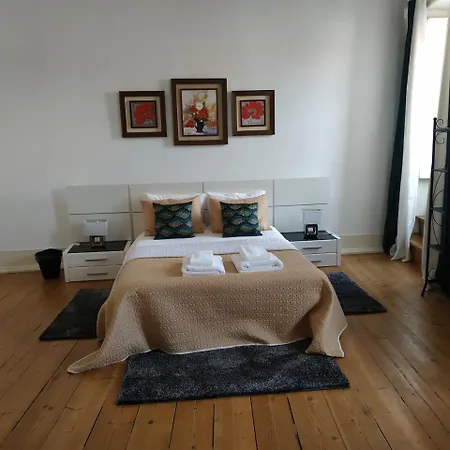 Our Little Spot In Chiado Pensión Lisboa
