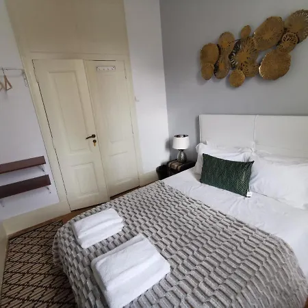 Our Little Spot In Chiado Gasthof Lissabon