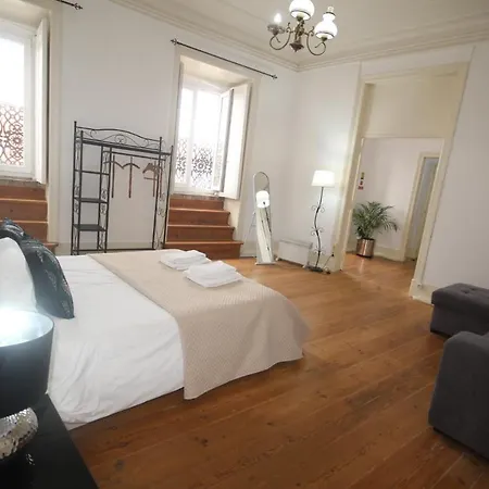 Our Little Spot In Chiado Pensión
